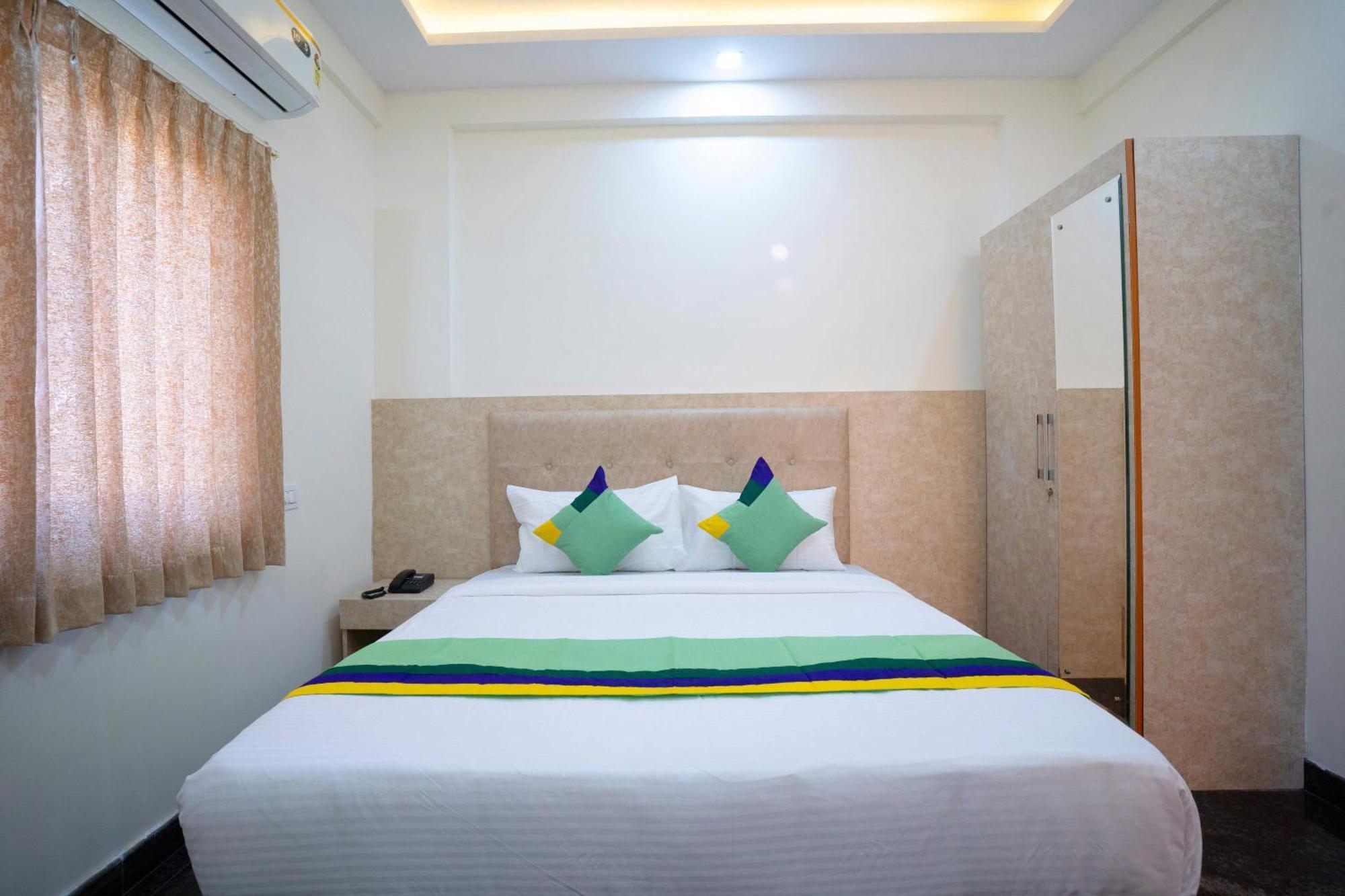 Treebo Galaxy Kings Suites, Hebbal Bangalore Ngoại thất bức ảnh