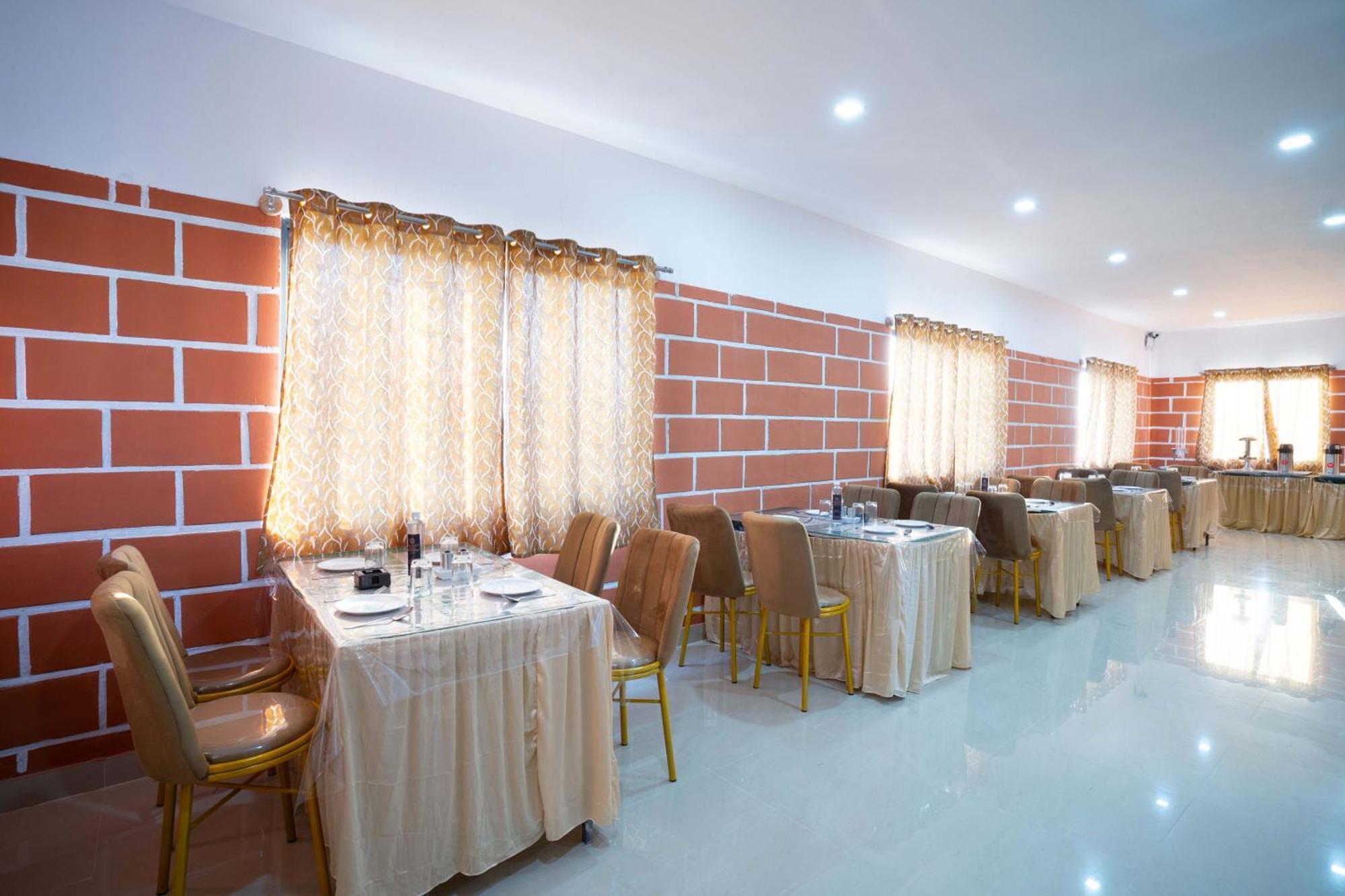 Treebo Galaxy Kings Suites, Hebbal Bangalore Ngoại thất bức ảnh