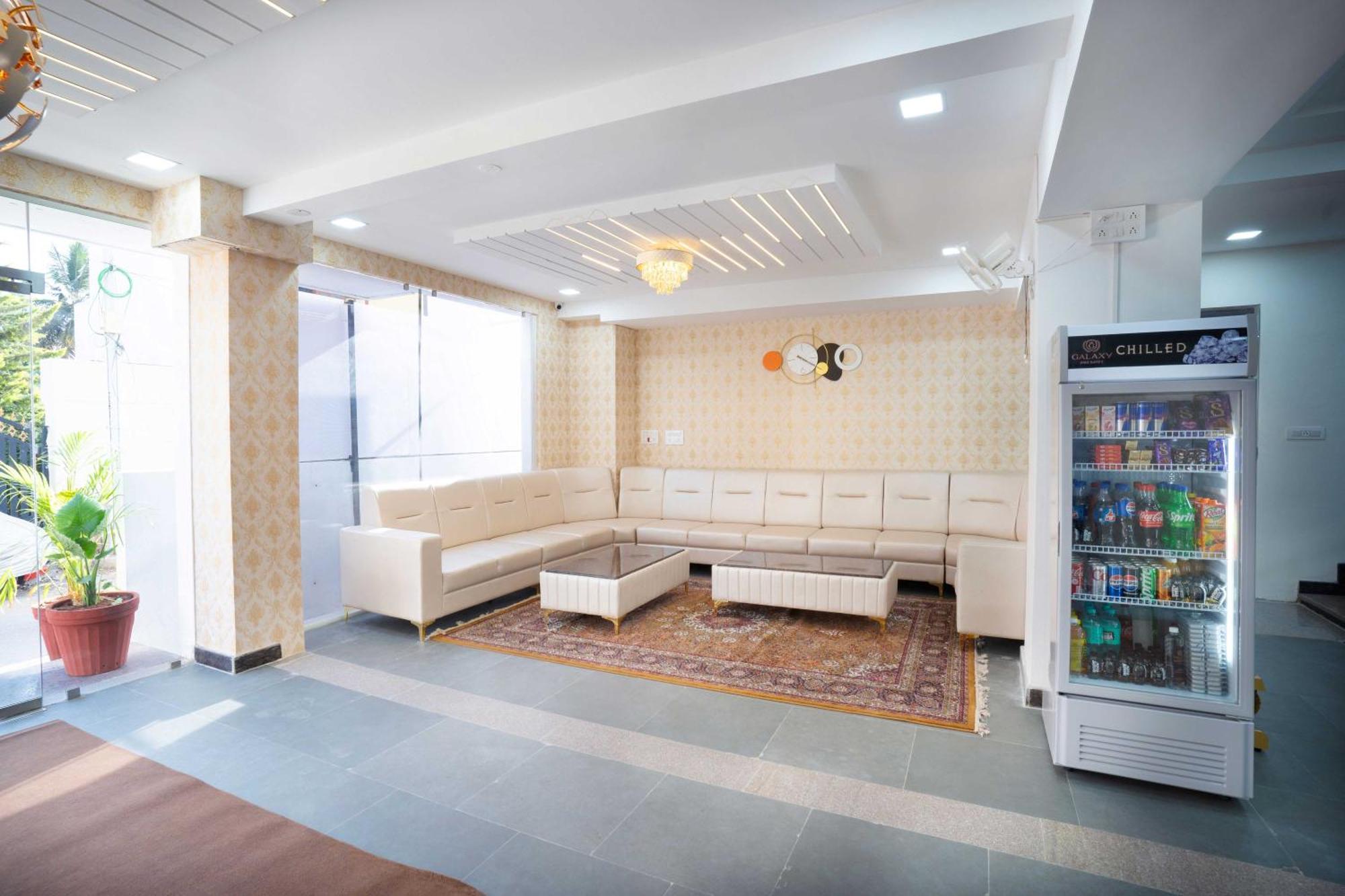 Treebo Galaxy Kings Suites, Hebbal Bangalore Ngoại thất bức ảnh