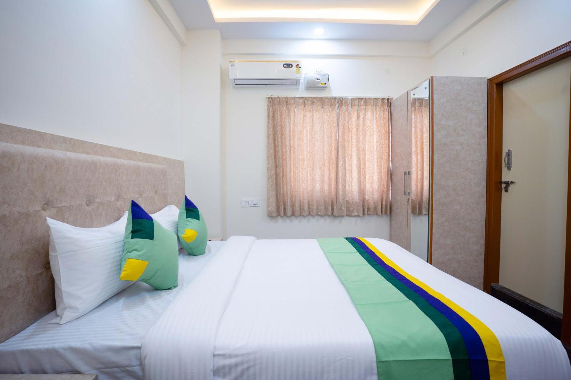 Treebo Galaxy Kings Suites, Hebbal Bangalore Ngoại thất bức ảnh