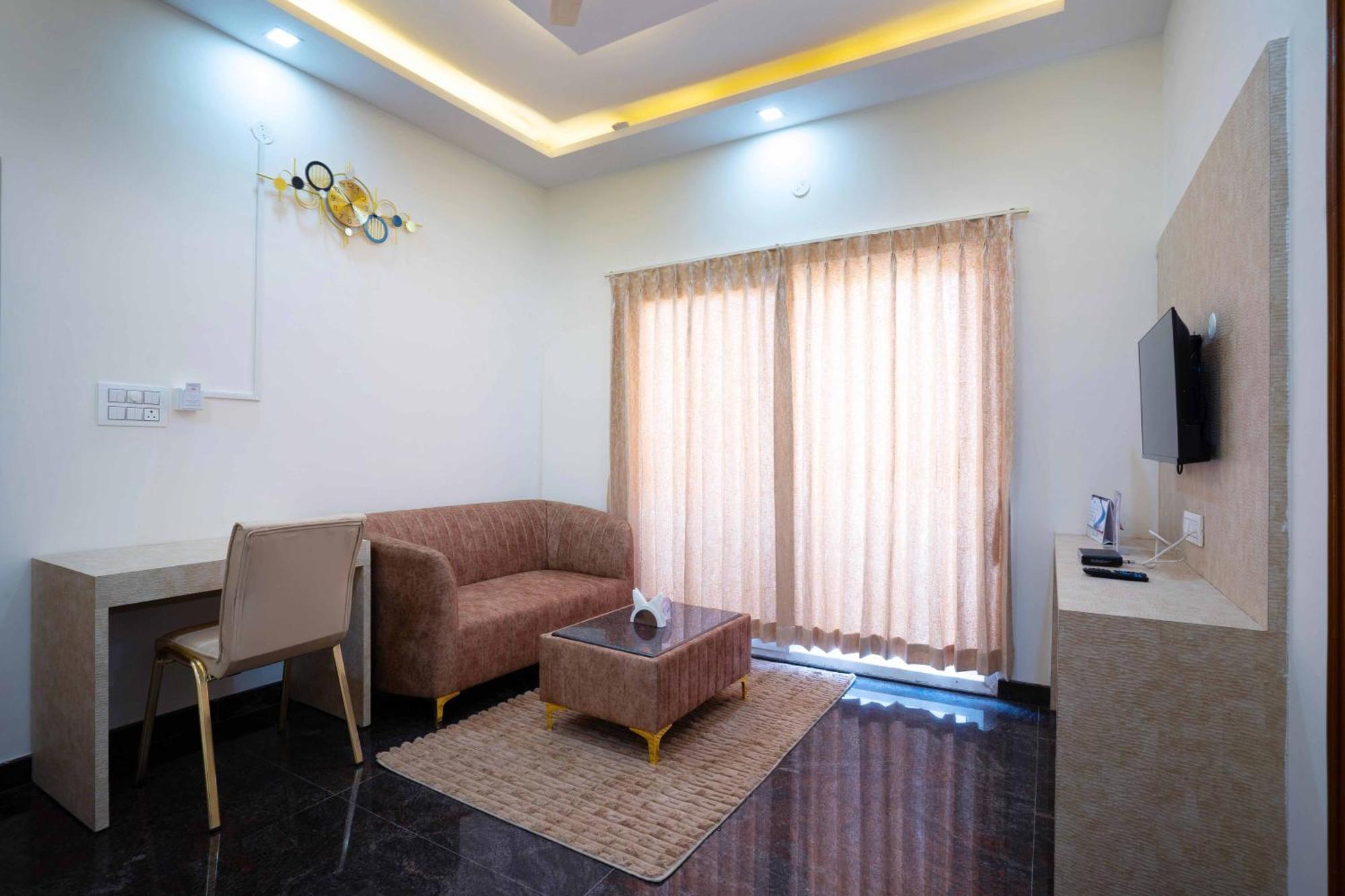 Treebo Galaxy Kings Suites, Hebbal Bangalore Ngoại thất bức ảnh