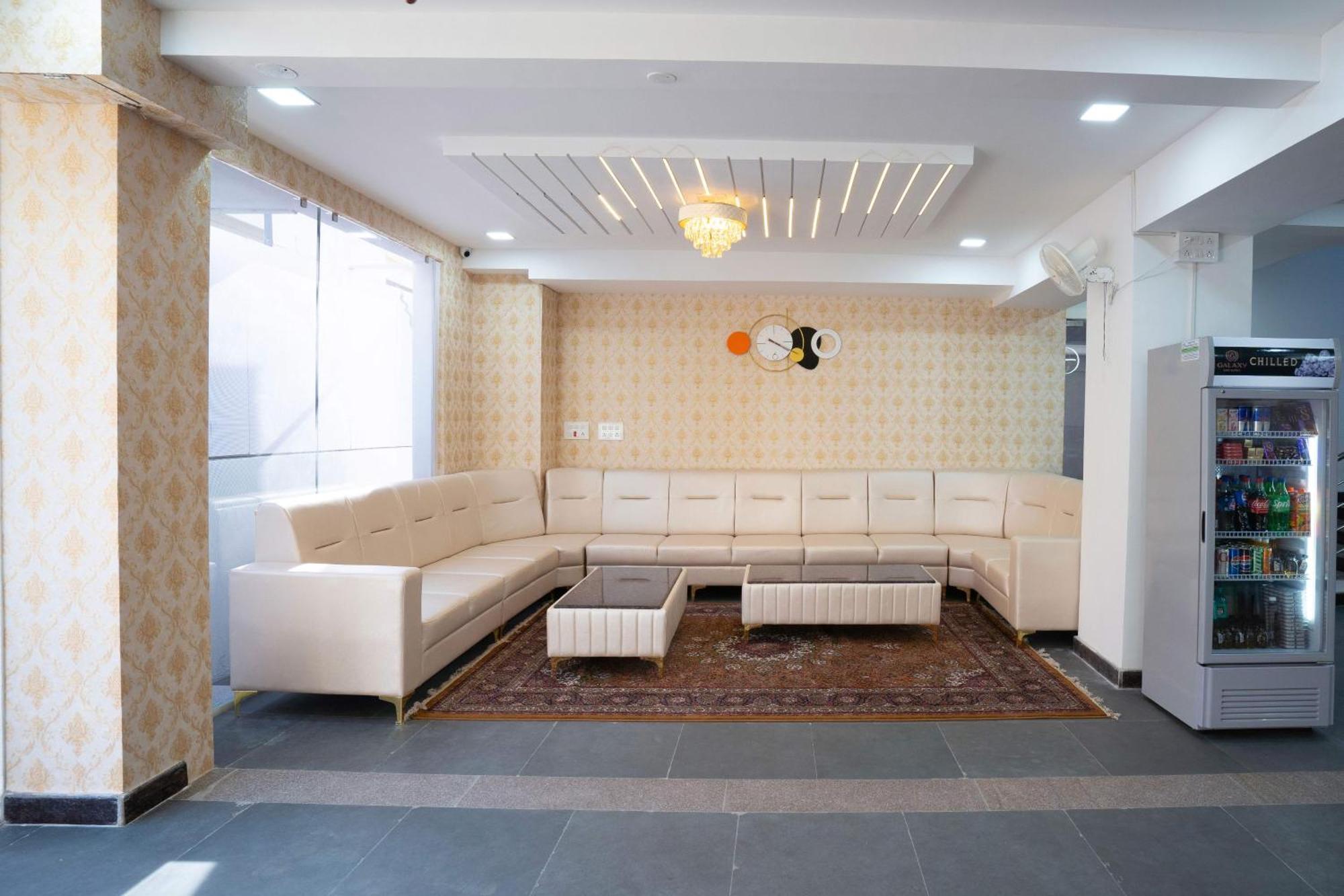 Treebo Galaxy Kings Suites, Hebbal Bangalore Ngoại thất bức ảnh